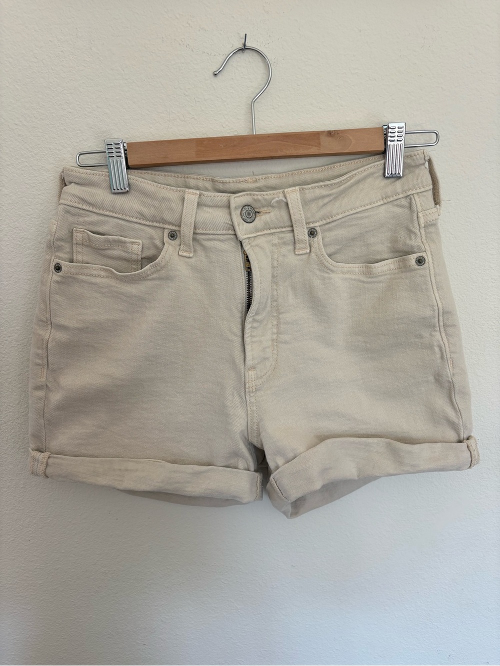 Old Navy Cream Rolled-Hem Women’s Jean Shorts